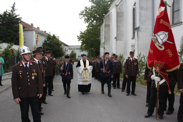 Burschenschaft Fahnenschwingen Fronleichnam Neckenmarkt